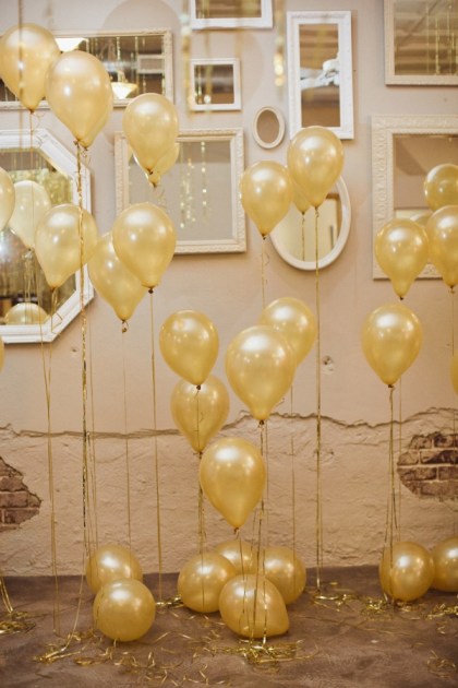 gold balloons